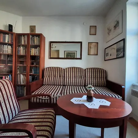 History Apartment *
