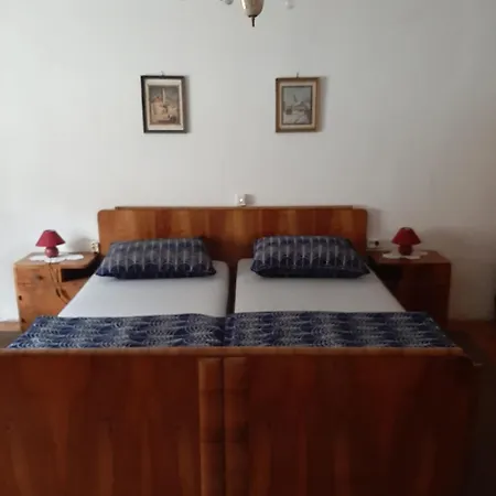 History Apartment *